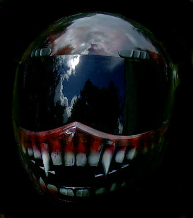 Totenschadel_rot_frontal